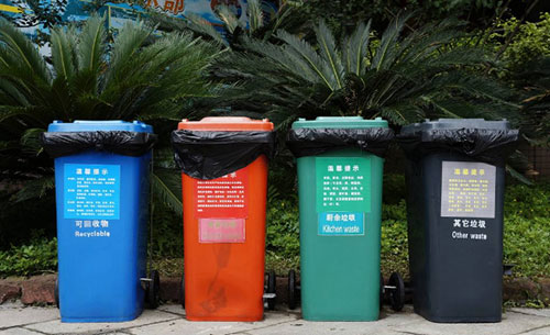 實(shí)行分類數(shù)十年,廈門(mén)居民仍對(duì)分類垃圾桶“分不清”?